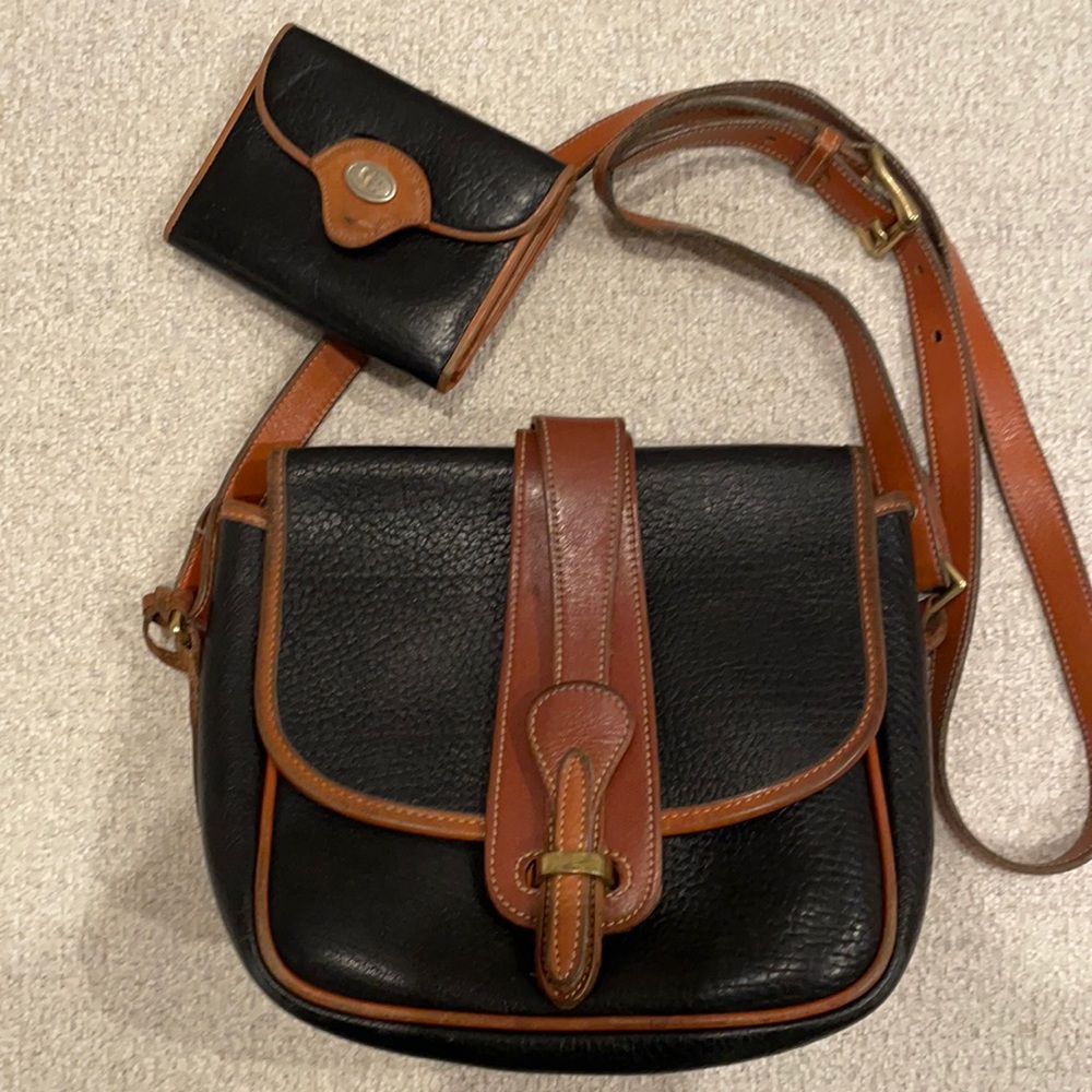 Vintage Dooney& Bourke crossbody bag